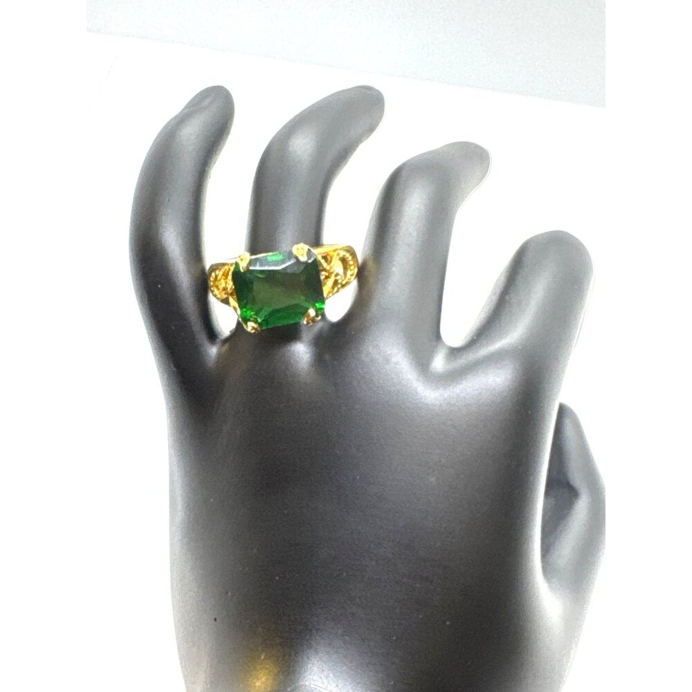 Premier Designs Cocktail Ring Emerald Green Glass Gold Tone Filigree Size 10
